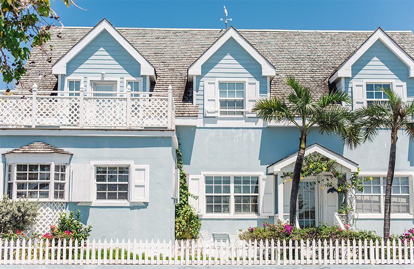 Colourful colonial houses of Dunmore Town