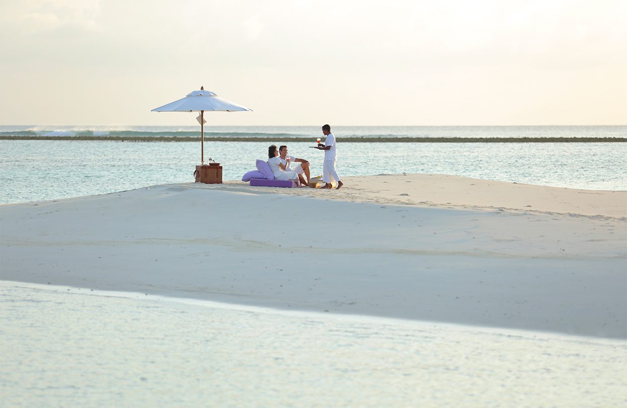 SONEVA JANI Sunrise Picnic Service by Stevie Mann